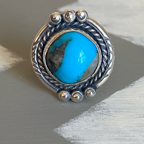 Vintage Native American Turquoise Sterling Silver Ring - Picture 4 of 12